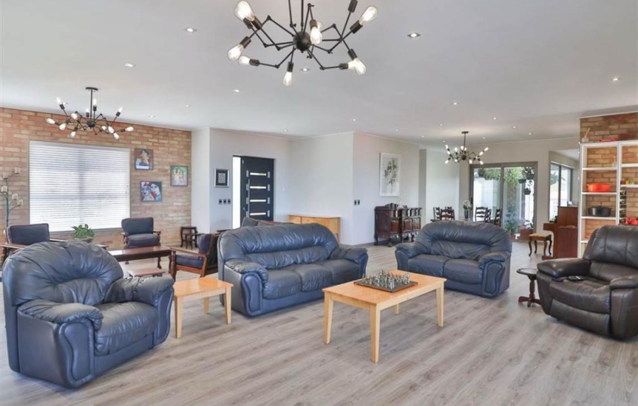 4 Bedroom Property for Sale in Berghof Western Cape